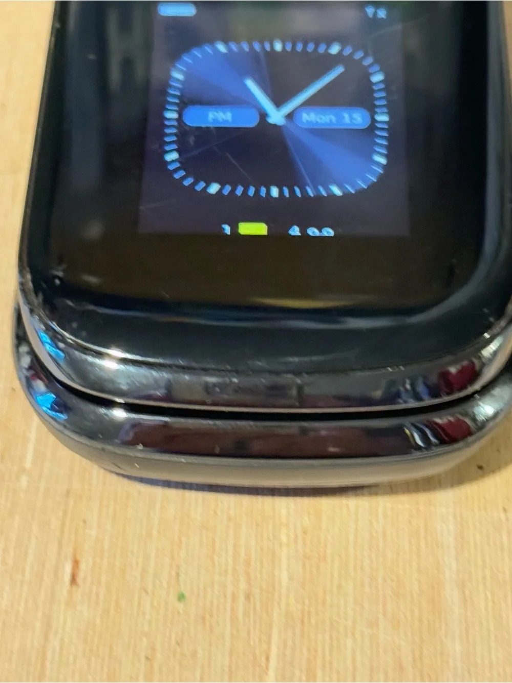 BlackBerry Style 9670 Flip Phone Sprint Smartphone Tested Good w/Charg-230-Songs